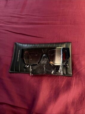 Victoria Beckham Black Gradient Square Sunglasses